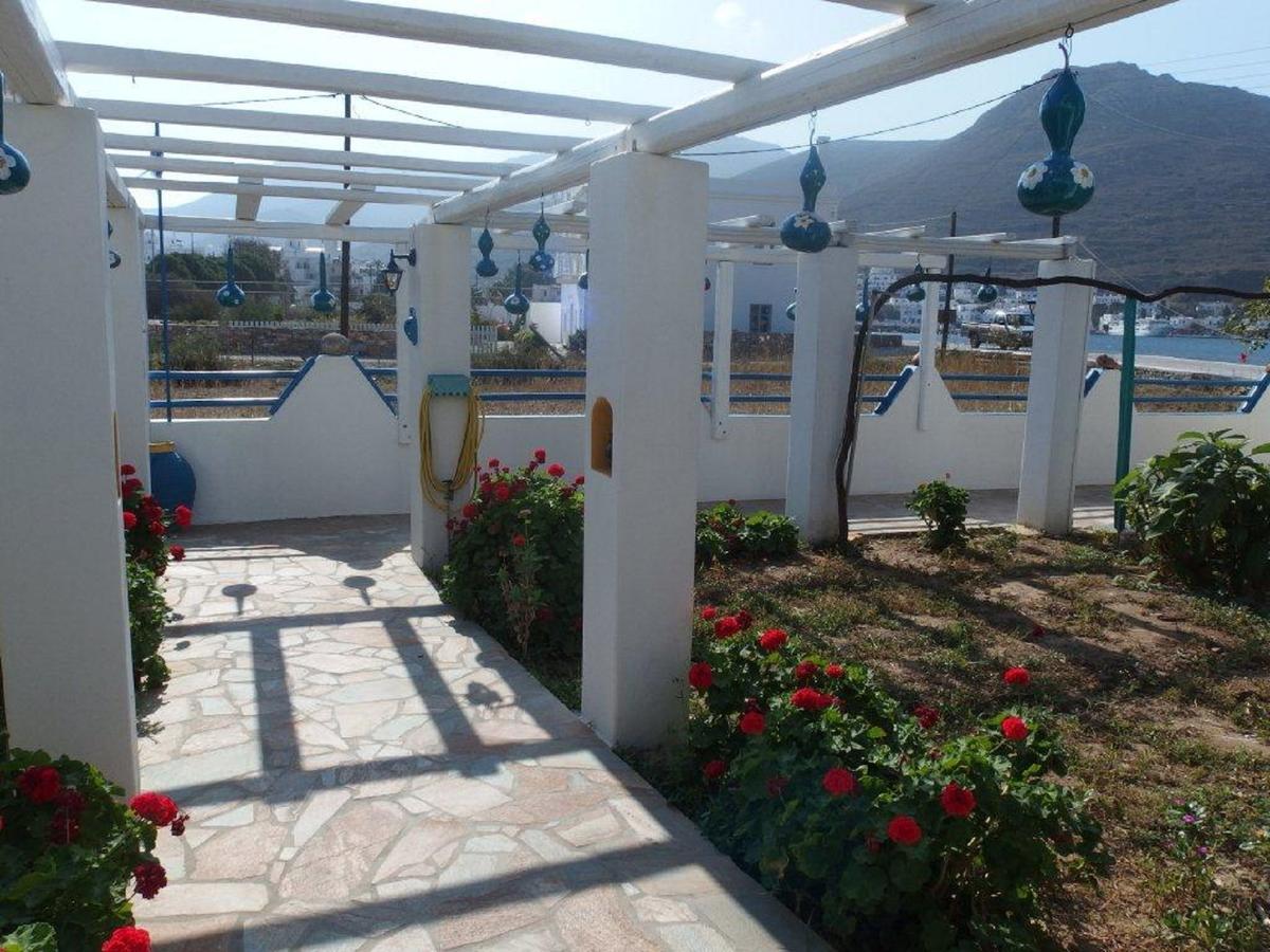 Pension Titika Katapola Exterior photo